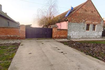 Casă cu 3 camere în Sânmartinu Sârbesc - 1