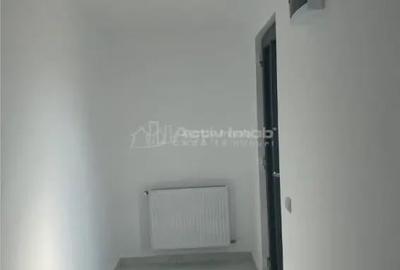 Casă cu 3 camere cu Teren 400 Mp în Central - 1