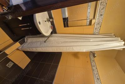 Apartament cu 3 camere decomandat în Micro IV - 17