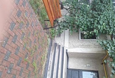 Apartament cu 3 camere decomandat în Roznov - 9