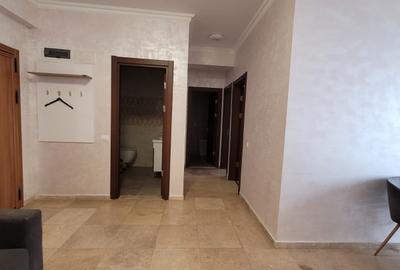 Apartament cu 3 camere semidecomandat, mobilat în Central - 46