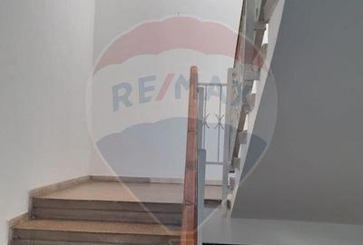 Casă cu 5 camere cu Teren 75 Mp în Central