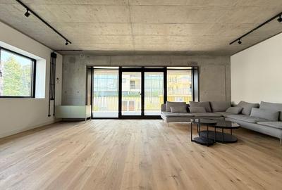 Apartament cu 3 camere semidecomandat în Barbu Văcărescu