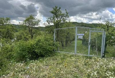Teren de 1500 mp, în Central - 2