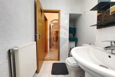 Apartament cu 3 camere, decomandat, pe strada Orsova - confort, eficie - 10