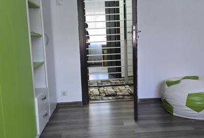 Apartament cu 3 camere decomandat, mobilat în Micro 3 - 19