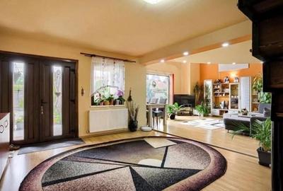 Casă cu 4 camere în Central - 1