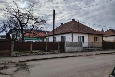 Duplex cu 2 camere cu Canalizare în Central - 1