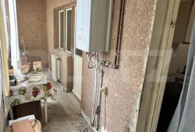 Apartament cu 4 camere decomandat în Central