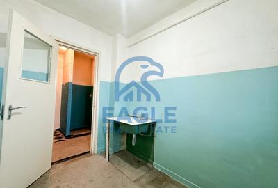 Tomis Nord - 2 Camere decomandat cu balcon pregatit de renovare - 9