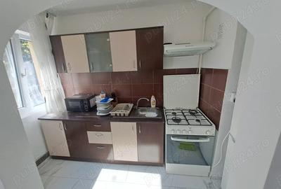 Vand apartament 3 camere mc 4 Targovi?te - 2
