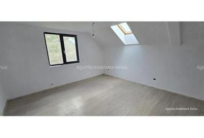 Casă cu 4 camere în Ipotești - 12