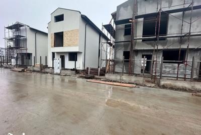 Casă cu 4 camere cu Teren 300 Mp în Central - 13