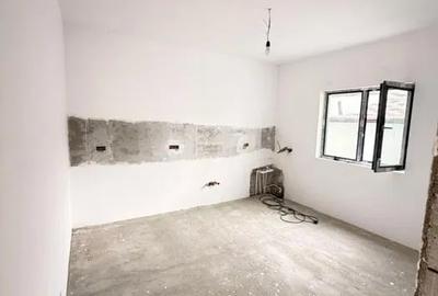 Casă cu 4 camere cu Canalizare în Central - 3