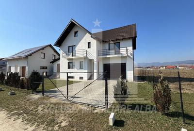 Casă individuală cu 4 camere cu Canalizare în Partoș - 2