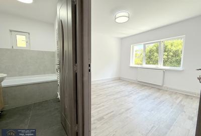 Apartament cu 3 camere decomandat în - 15