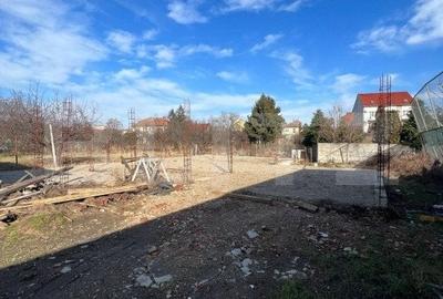 Teren 26 arii cu 1 casa + 1 proiect autorizat ptr casa2 + garaj, Zona Titulescu - 9