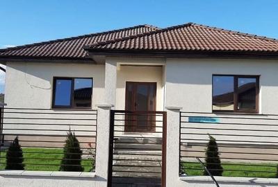 Casă cu 4 camere în Sângeorgiu de Mureș