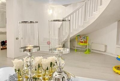 Proprietate compusa din 2 case - 13