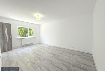 Apartament cu 3 camere decomandat în - 5