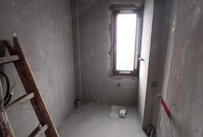Casă cu 4 camere în Central - 2