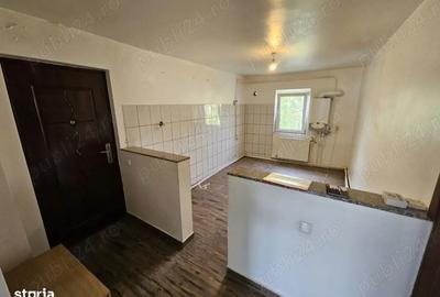 Apartament cu 3 camere decomandat în Orizont - 2