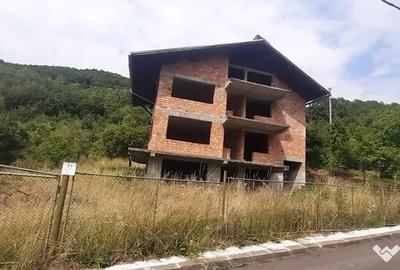 Casă cu 4 camere cu Teren 2100 Mp în Baia Sprie - 3