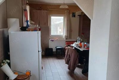 Casa de vanzare 3 camere , Str . Ciprian Porumbescu , 92.000 euro neg. - 1