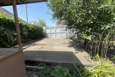 Casă individuală cu 1 camere în Micro 17