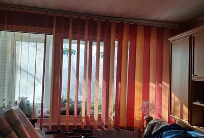 Apartament cu 3 camere semidecomandat, mobilat în Lacul Tei