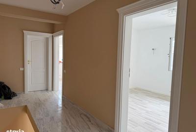 Casă cu 4 camere cu Teren 300 Mp în Central