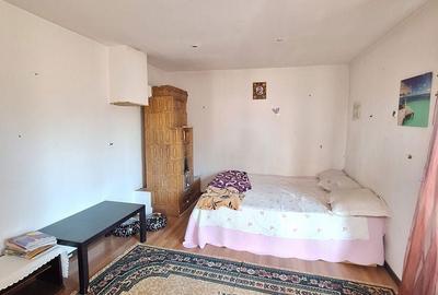 Casă cu 6 camere cu Teren 1341 Mp în Frumușani - 9