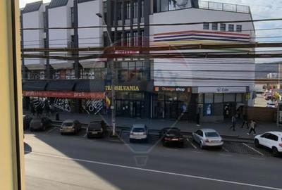 Apartament cu 4 camere decomandat în Mediaș - 2