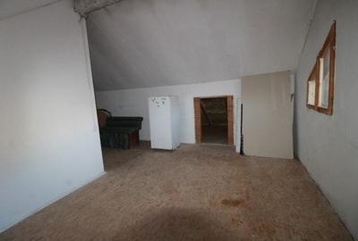 Casă cu 4 camere semidecomandat cu Teren 207 Mp în Central - 9