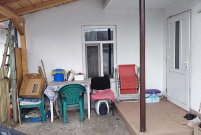 Casă cu 2 camere decomandat cu Teren 120 Mp în 1 Mai - 1