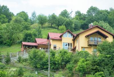 Casă cu 4 camere în Rucăr - 8
