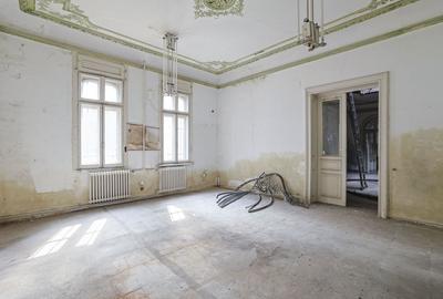 Spațiu comercial, de 580 mp, în P-ța Romană - 8