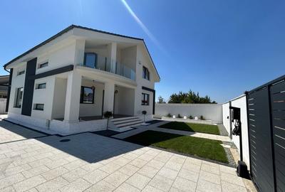 Casă individuală cu 5 camere în Malu Mare
