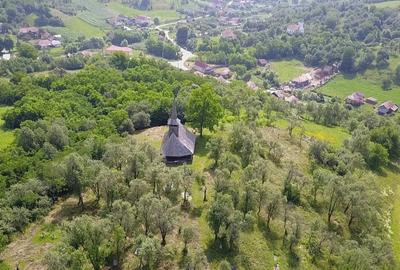 Teren de 1200 mp, în Sântejude