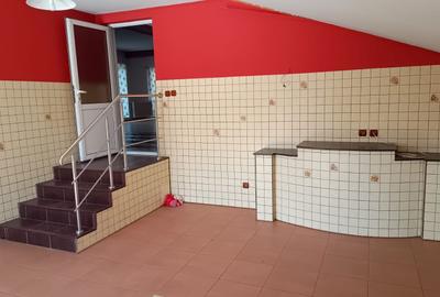 Casă cu 4 camere în Central - 2