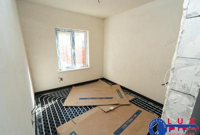 Casă cu 5 camere cu Teren 136 Mp în Neptun - 4