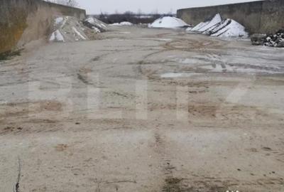 Teren de 63704 mp, în Central - 5