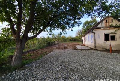 Casă cu Teren 1350 Mp în Central - 4