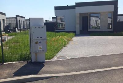 Casă cu 3 camere în Dobreni - 1