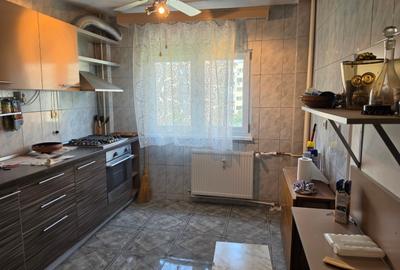 Apartament cu 3 camere decomandat în Tineretului - 2
