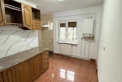 Apartament cu 3 camere decomandat în Gării