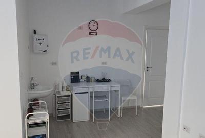 Spațiu comercial, de 105 mp, în Central - 9