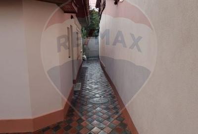 Casă cu două corpuri, ideală pentru firmă, Vitan - 19