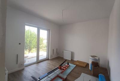 Casa cu 4 camere , priveliste panoramica Ciurbesti - 9