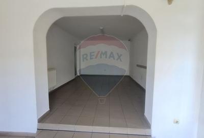 Spațiu comercial, de 90 mp, în Nord - 2